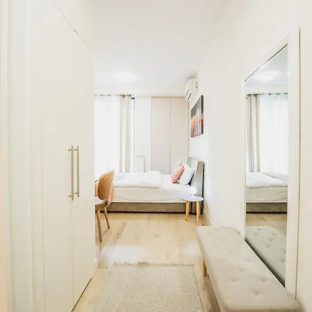 Injoy Apartment *