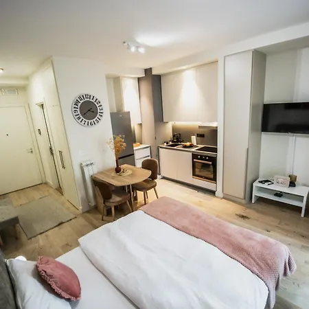Injoy Apartment